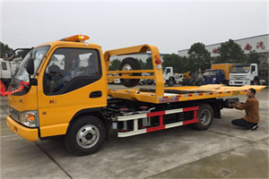 凤山哪里有拖车服务