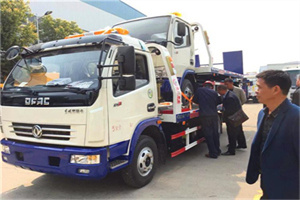凤山汽车道路救援拖车价格
